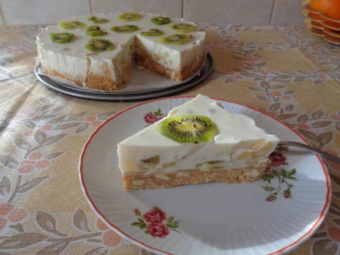 Joghurtos banános-kivis torta