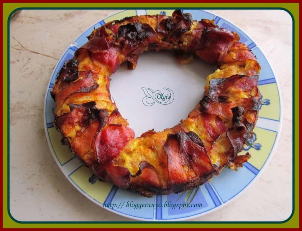 Baconos pulykamell, savarinban