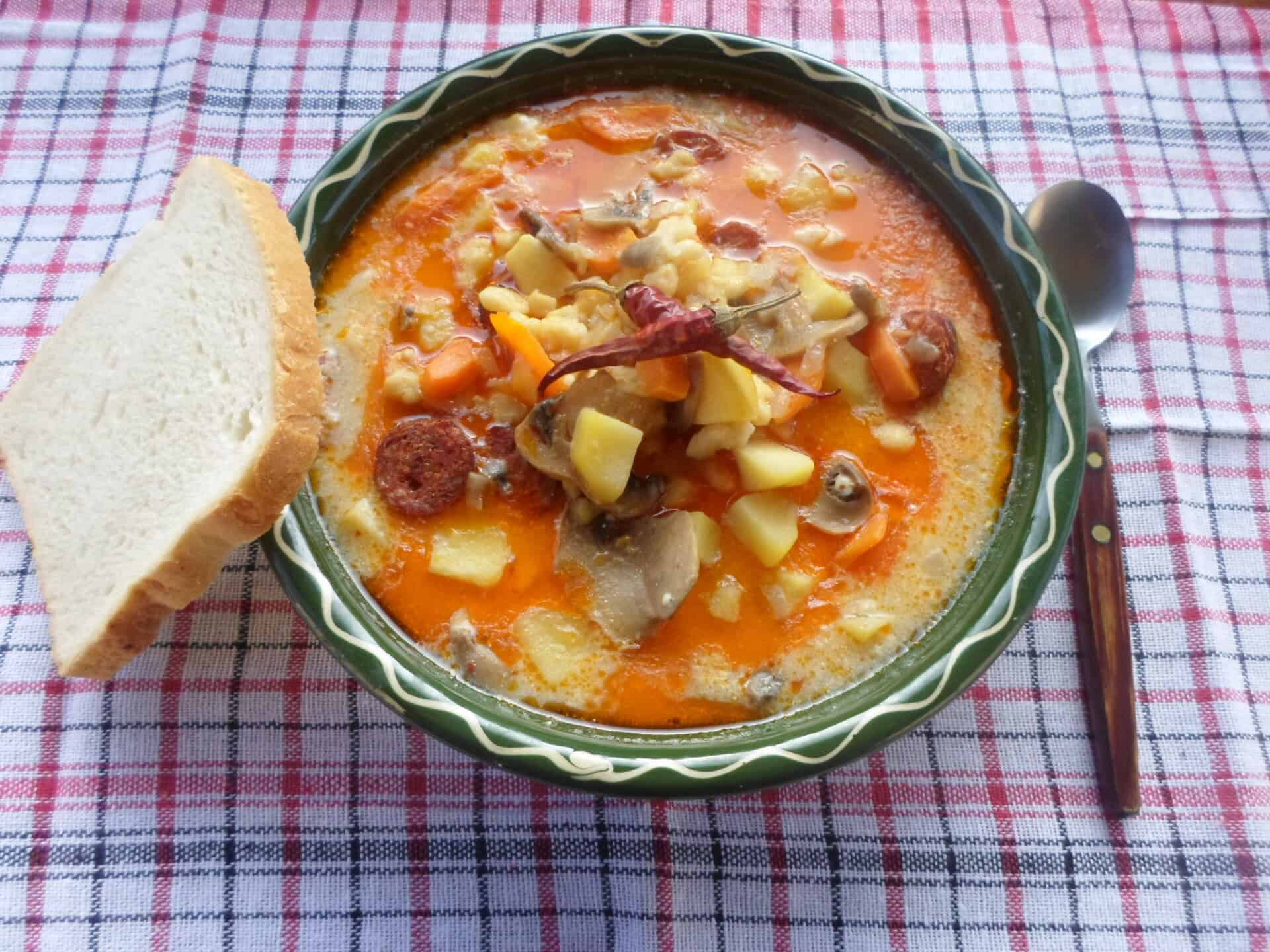 Gazdag tarhonyaleves