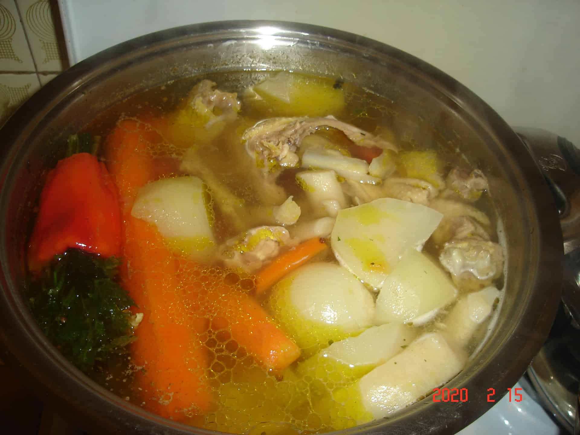 Húsleves Házi csirkéből