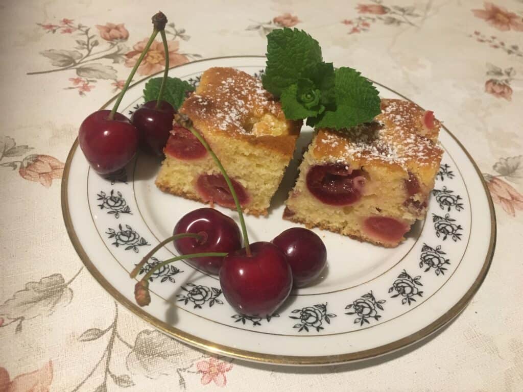 Cseresznyés kevert süti