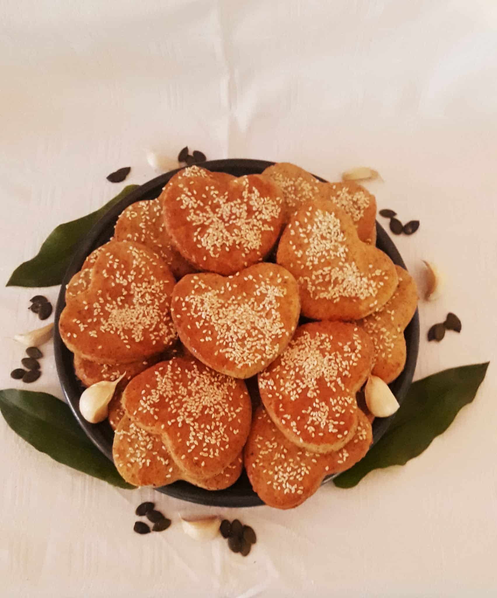 Tökmagos-fokhagymás szívecskék