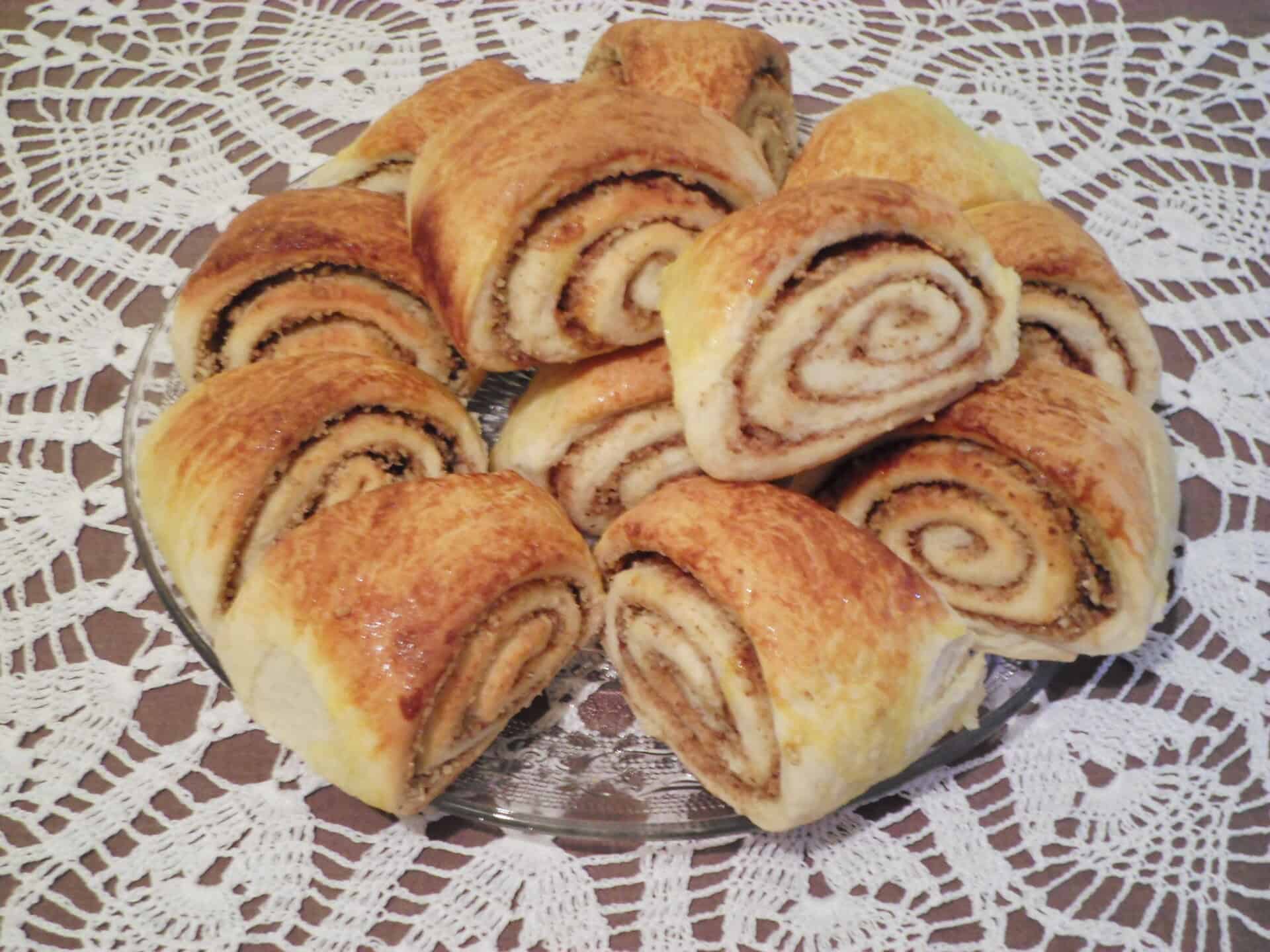 Diós-fahéjas háromszögek