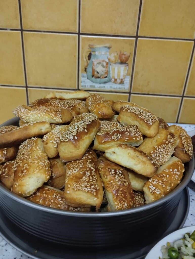 Sajtos, tejfölös ropogós sütemény