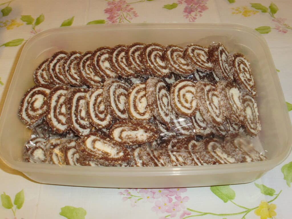 Kekszes kókuszos tekercs vajjal