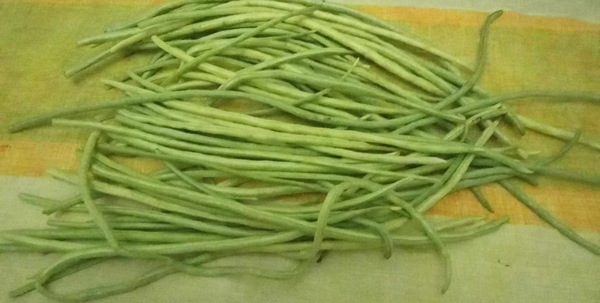 Kapros zöld bab főzelék, buggyantott tojással!