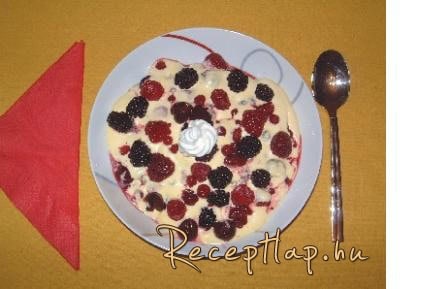 Piros vegyes gyümölcssaláta