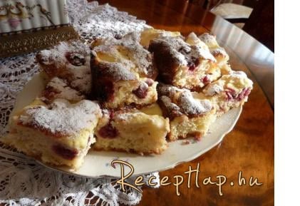 Tejfölös – meggyeslepény