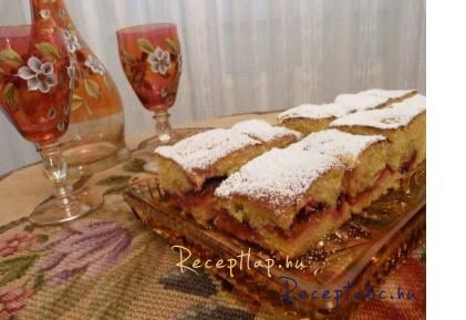 Tejfölös szilvás pite