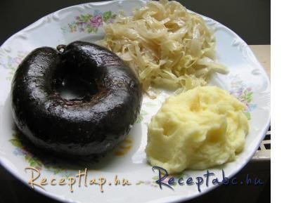 Házi hurka párolt káposztával