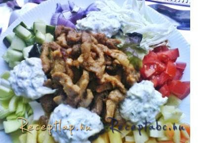 Gyros tál tzatzikivel