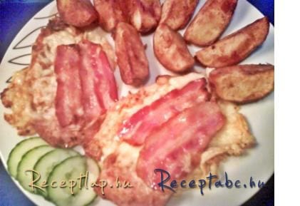 Sajttal baconnel sütött csirkemell