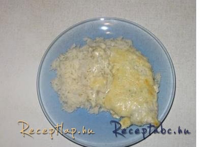 Halfilé fűszeres sajtmártásban