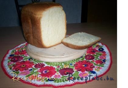 Foszlóskalács a kenyérsütőből