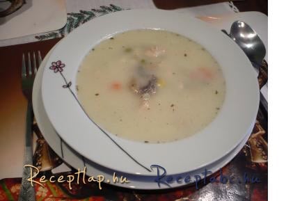 Tárkonyos csirkeraguleves