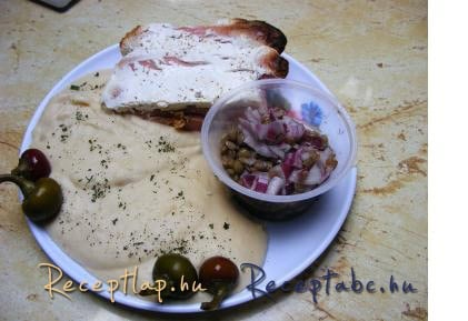 Újévi ebéd (Fokhagymás-tejfölös virsli)