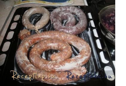 Disznótoros,pároltkáposztával és hagymás krumpliva