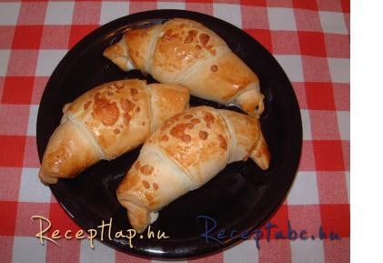 Olajbogyós, paradicsomos croissant Tante Fanny