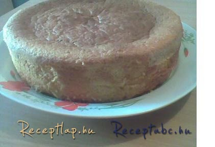 Tejszínes csokis torta (belül csokikrém, kívül tej