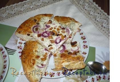 Tejfölös kapros lepény