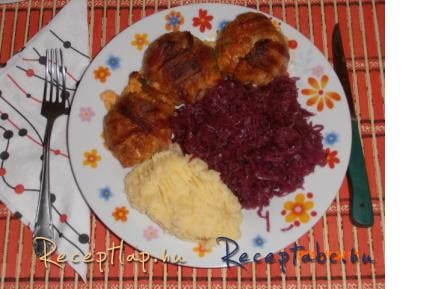 Őcsigolyó párolt lilia káposztával.