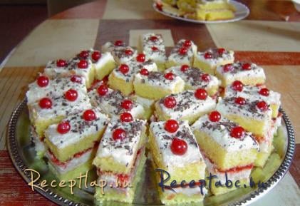 Ribizli lekváros grízes szelet