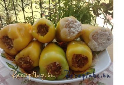 Pulykamellel töltött paprika