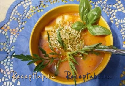 Paradicsomleves karalábé kockákkal