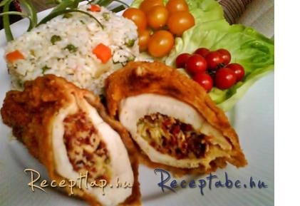 Csirkemell sajtos,kolbászos töltelékkel