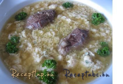 Olasz tojásleves parmezánnal(Stracciatella leves)