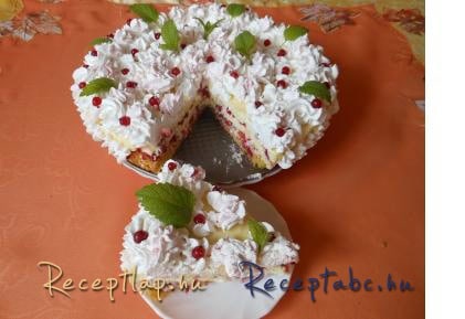 Ribizlis krémes torta szelet