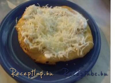 Kefires lángos hűtőben kelesztve