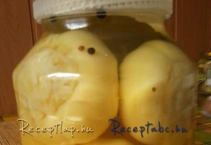 Káposztával töltött csípős almapaprika