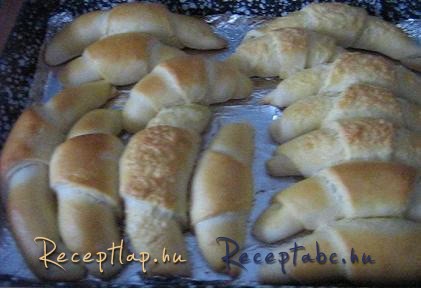 Tejes kifli