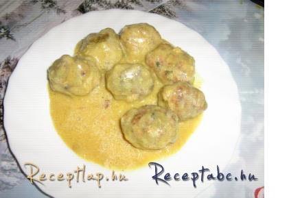 Húsgombóc curry-szószban