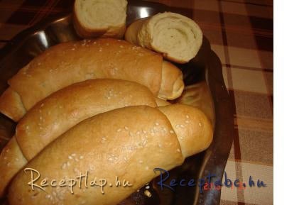 Egyszerü tejfölös kifli