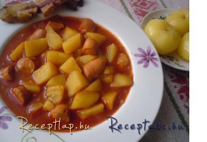 Paprikás krumpli, virslivel