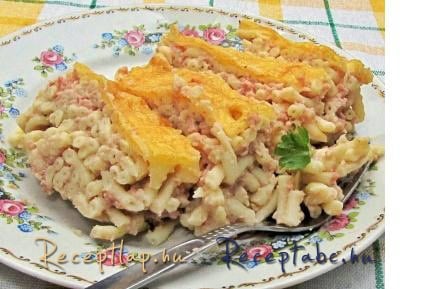 Pastitsio. Görög rakott tészta