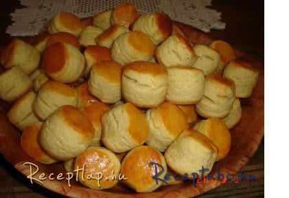 Hűtőben kelesztett Burgonyás pogácsa