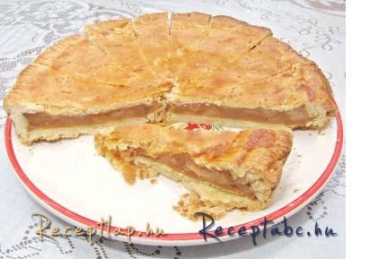 Pudingos almás pite.