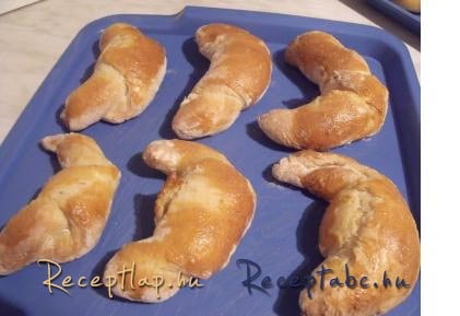 Tejes kifli