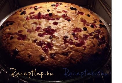 Gyümölcsös mascarponés sütemény