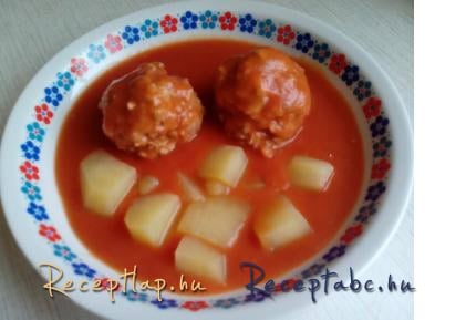 Paradicsomszósz húsgombóccal